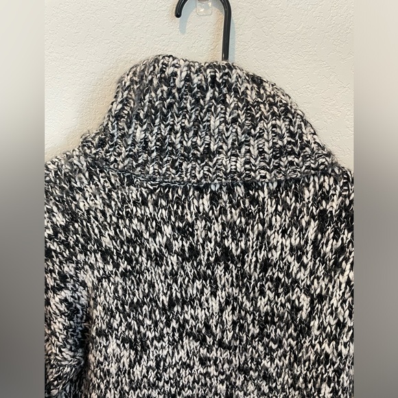 Treasure & Bond Extra Small Black and White Wool Turtleneck Tunic Sweater - Picture 11 of 12